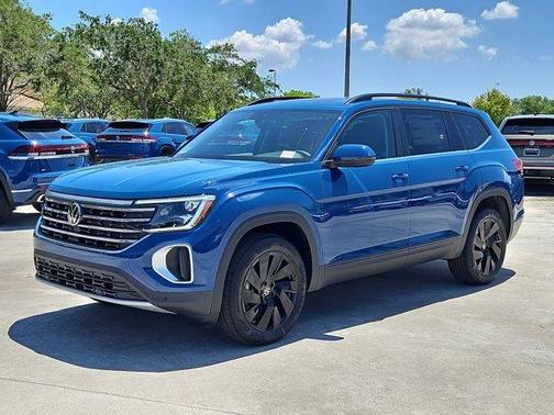 2025 Volkswagen Atlas 2.0T SE w/Technology