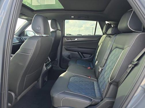 2026 Volkswagen Atlas Cross Sport 2.0T SEL Premium R-Line