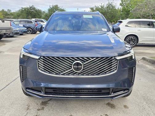 2025 Volvo XC90 B6 Core