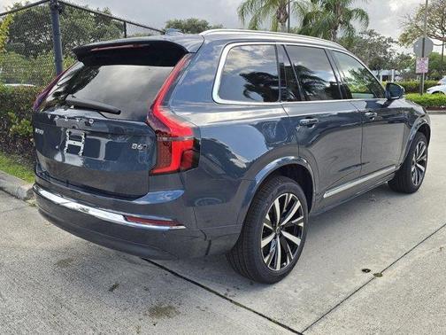 2025 Volvo XC90 B6 Core