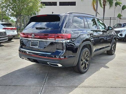 2025 Volkswagen Atlas 2.0T SE w/Technology