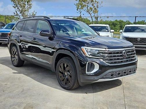 2025 Volkswagen Atlas 2.0T SE w/Technology