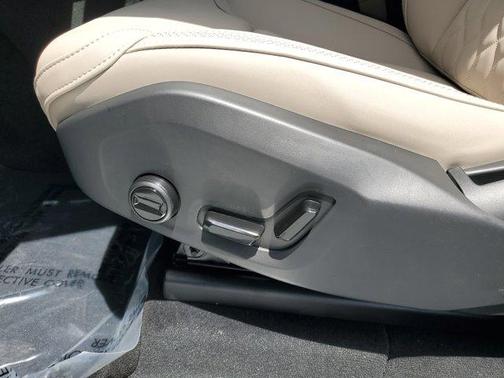 2025 Volvo XC90 Plug-In Hybrid T8 Core 7-Seater