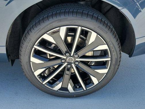 Denim Blue Metallic 2026 Volvo XC60 B5 Ultra
