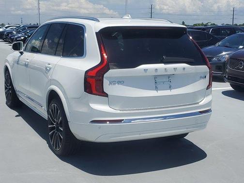 2025 Volvo XC90 B6 Ultra