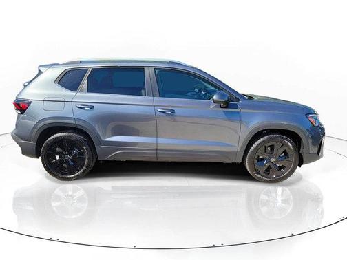 Platinum Gray Metallic 2026 Volkswagen Taos 1.5T SE