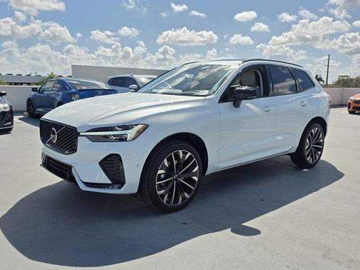 2026 Volvo XC60 B5 Ultra