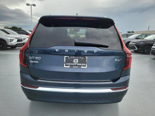 2026 Volvo XC90 B6 Plus 6-Seater
