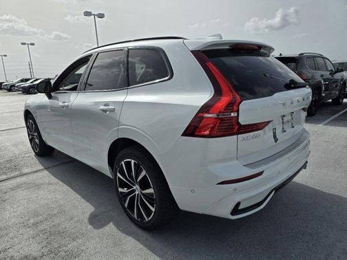 2025 Volvo XC60 B5 Plus