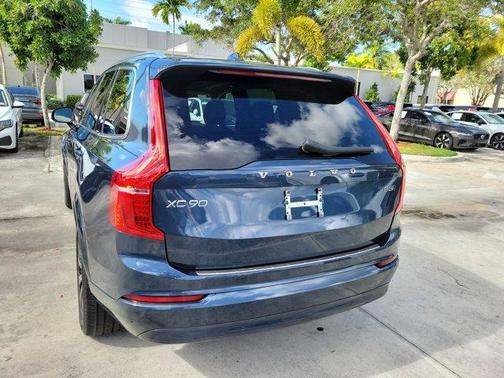 2023 Volvo XC90 B5 Core