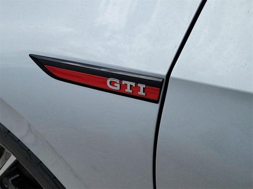 2022 Volkswagen Golf GTI 2.0T Autobahn