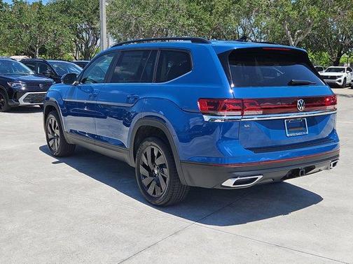 2025 Volkswagen Atlas 2.0T SE w/Technology