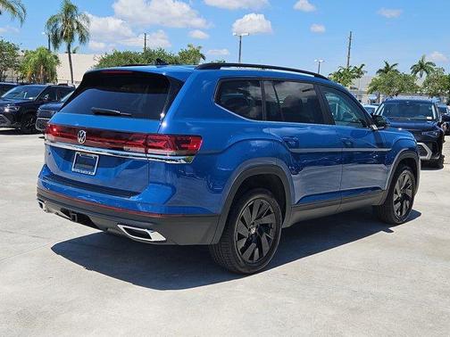 2025 Volkswagen Atlas 2.0T SE w/Technology