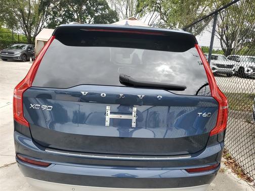 2022 Volvo XC90 T6 Momentum 6 Passenger
