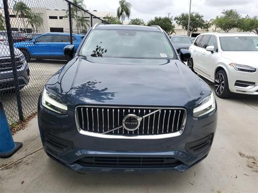 2022 Volvo XC90 T6 Momentum 6 Passenger
