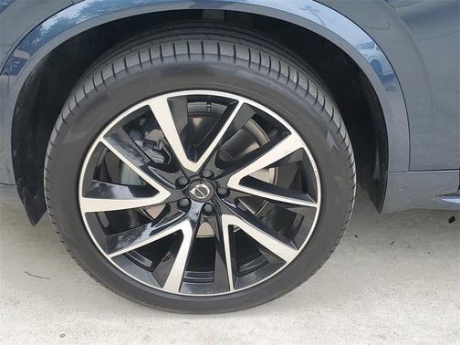 2022 Volvo XC90 T6 Momentum 6 Passenger