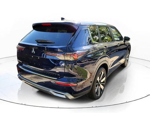 Cosmic Blue 2026 Mitsubishi Outlander SE