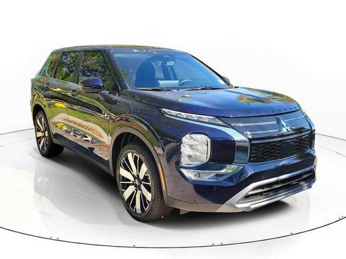 Cosmic Blue 2026 Mitsubishi Outlander SE