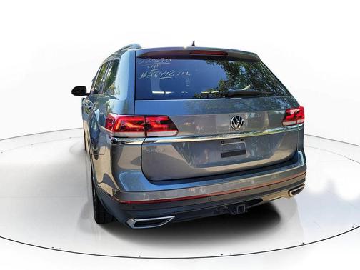 Platinum Gray Metallic 2023 Volkswagen Atlas 3.6L SE w/Technology