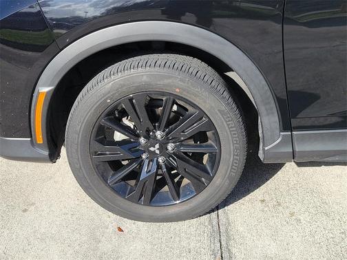2023 Mitsubishi Eclipse Cross LE