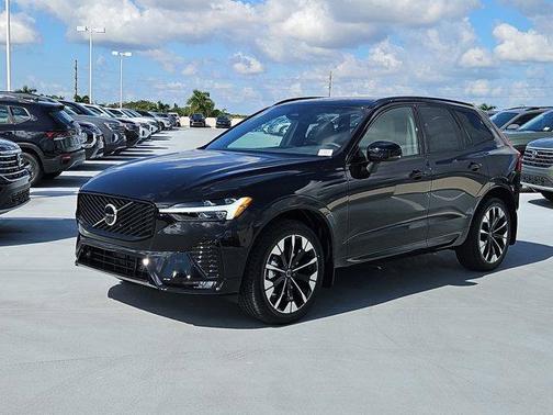 2026 Volvo XC60 B5 Plus