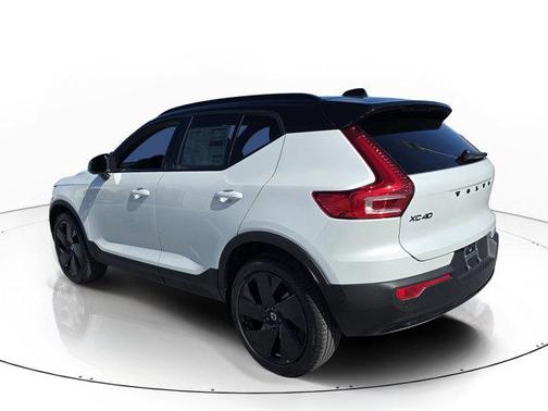 Crystal White 2026 Volvo XC40 B5 Ultra Black Edition
