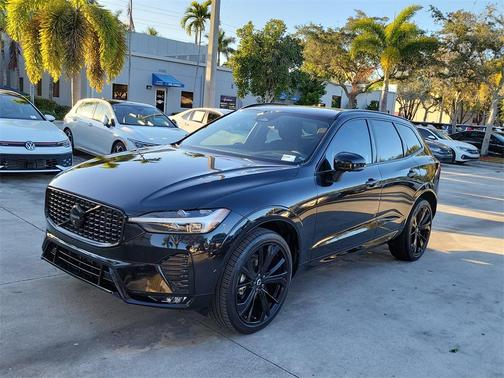 2024 Volvo XC60 B5 Ultimate Black Edition