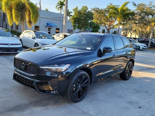 2024 Volvo XC60 B5 Ultimate Black Edition