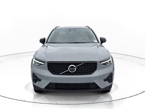 Metallic 2026 Volvo XC40 B5 Plus