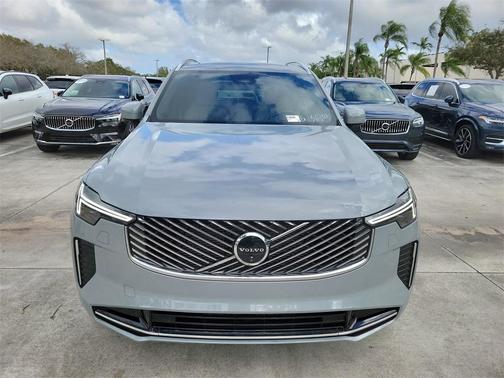2025 Volvo XC90 B6 Ultra
