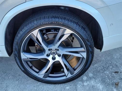 2024 Volvo XC90 B5 Plus Bright Theme