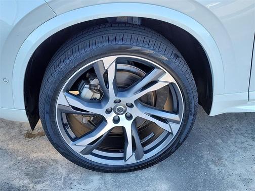 2024 Volvo XC90 B5 Plus Bright Theme