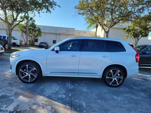 2024 Volvo XC90 B5 Plus Bright Theme