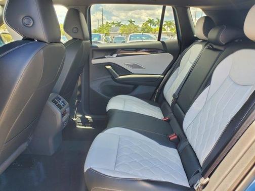 2025 Volkswagen Tiguan 2.0T SEL R-Line
