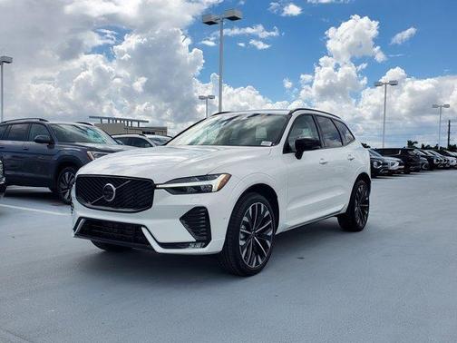 2026 Volvo XC60 B5 Ultra