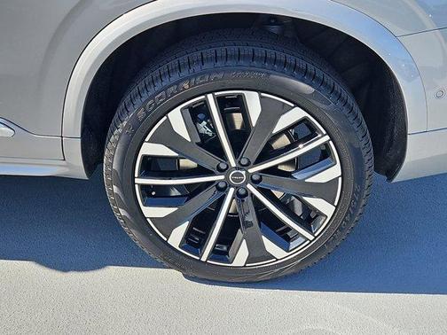 2025 Volvo XC90 Plug-In Hybrid T8 Ultra 6-Seater