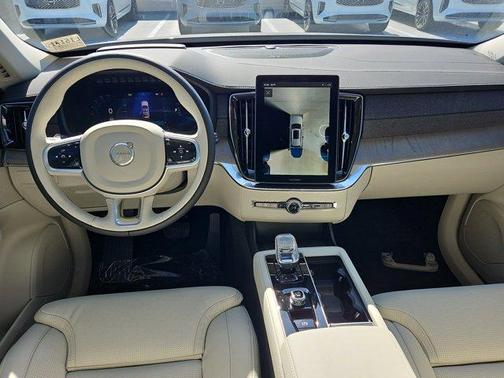 2025 Volvo XC90 Plug-In Hybrid T8 Ultra 6-Seater