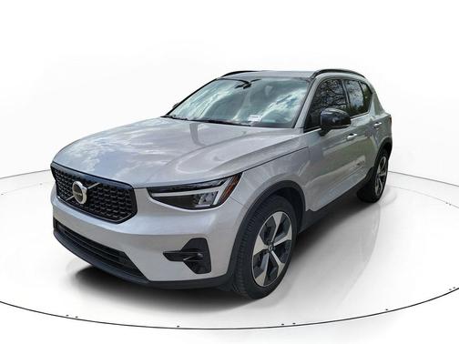 Silver 2023 Volvo XC40 B4 Plus Dark Theme
