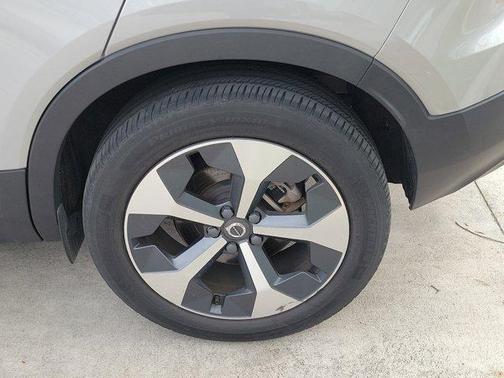 2023 Volvo XC40 B4 Plus Dark Theme