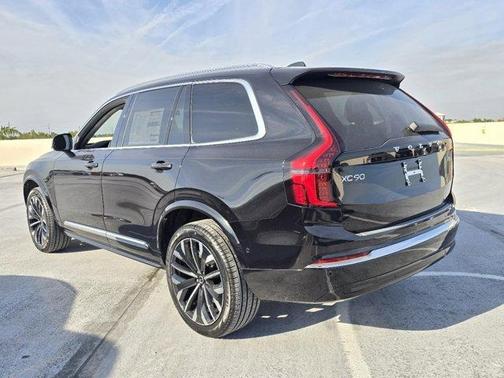 2025 Volvo XC90 B5 Plus 7-Seater