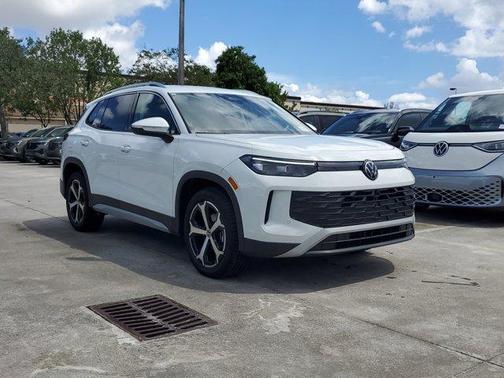 2025 Volkswagen Tiguan 2.0T SE