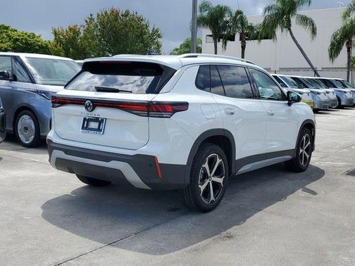 2025 Volkswagen Tiguan 2.0T SE