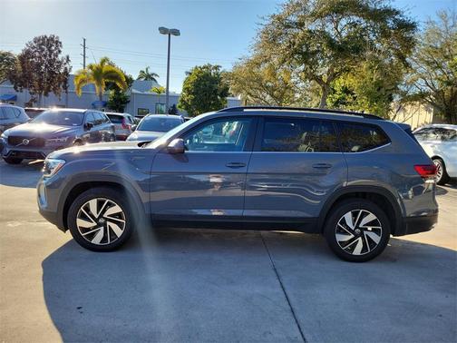 2025 Volkswagen Atlas 2.0T SE w/Technology
