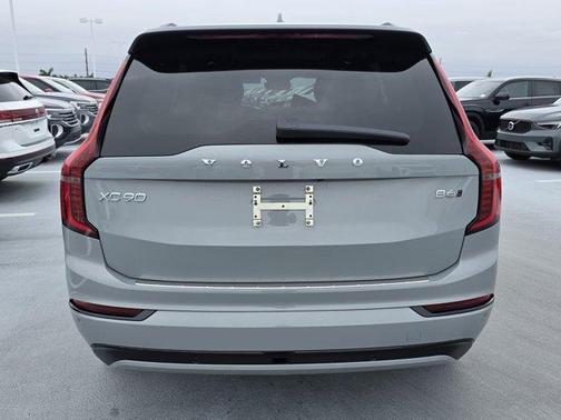 2026 Volvo XC90 B6 Ultra Dark Theme 7-Seater