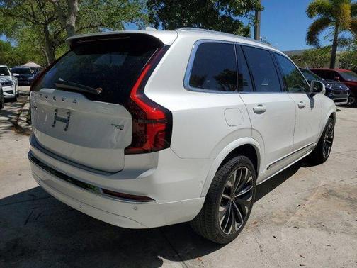 2025 Volvo XC90 Plug-In Hybrid T8 Ultra 7-Seater