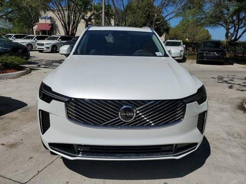 2025 Volvo XC90 Plug-In Hybrid T8 Ultra 7-Seater