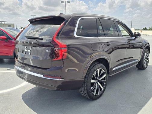 2025 Volvo XC90 B6 Core