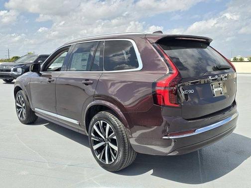 2025 Volvo XC90 B6 Core