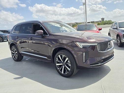 2025 Volvo XC90 B6 Core