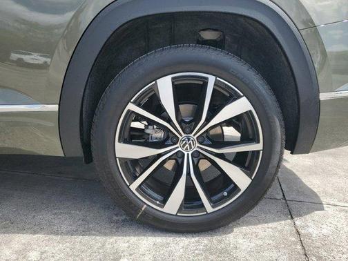 2025 Volkswagen Atlas 2.0T SEL Premium R-Line